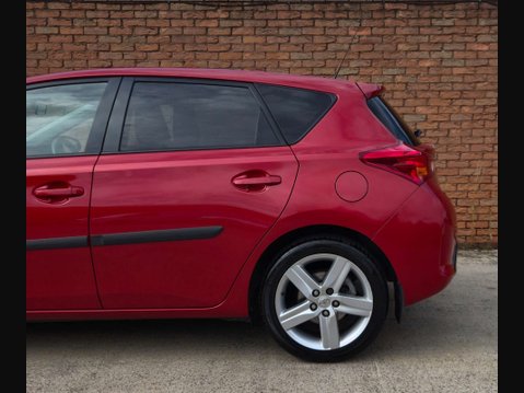 Toyota Auris 1.6 Auris Sport Valvematic 5dr 14