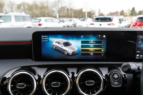 Mercedes-Benz A Class A 200 AMG LINE EXECUTIVE 23