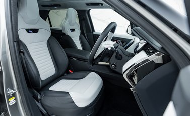 Land Rover Range Rover Sport P635 SV EDITION ONE 12