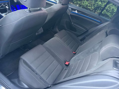 Volkswagen Golf 2.0 Golf R TSi Semi-Auto 4WD 5dr 33