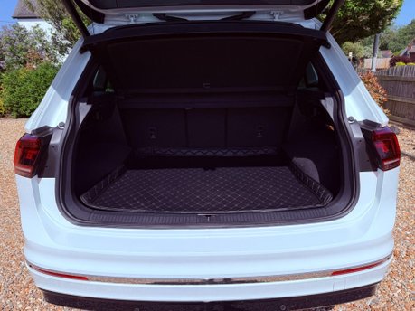 Volkswagen Tiguan 2.0 TDI R-Line 4Motion Euro 6 (s/s) 5dr 27