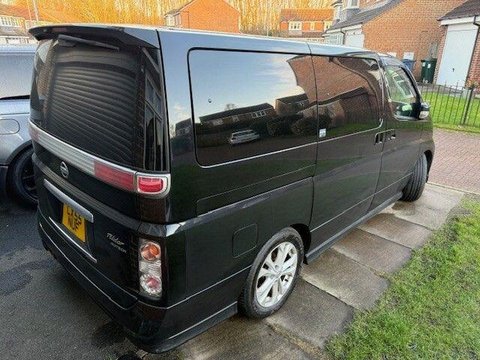 Nissan Elgrand 2