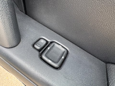 Mazda MX-5 2.0i Miyako Roadster Euro 4 2dr 18