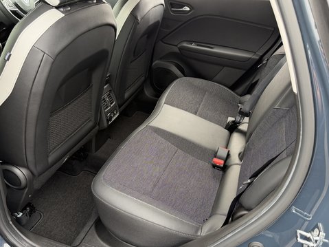 Renault Captur 1.0 TCE 90 Iconic 5dr 40