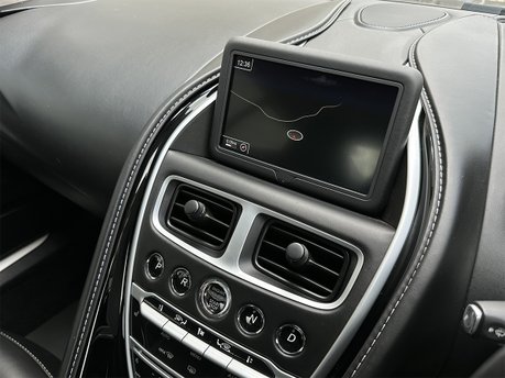 Aston Martin DB11 V12 63