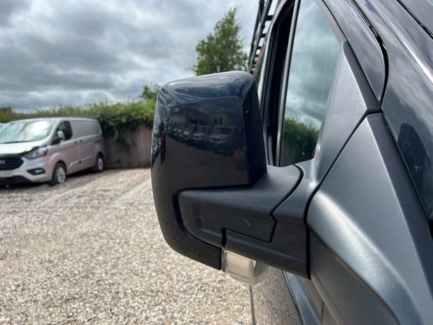 Ford Transit Custom SWB L1H1 Low Roof Limited 300 Air Con Alloys Sensors EURO 6 NO VAT 18