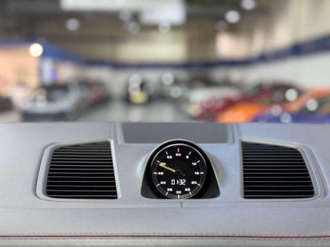 Porsche Cayenne 3.0 V6 E-Hybrid 14.1kWh SUV 5dr Petrol Plug-in Hybrid TiptronicS 4WD Euro 6 34