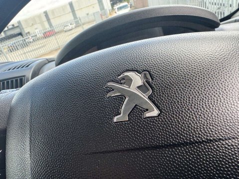 Peugeot Boxer 2.2 BlueHDi 335 Professional Panel Van 5dr Diesel Manual L3 H2 Euro 6 (s/s) 24