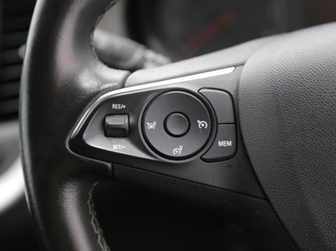 Vauxhall Grandland X 1.2 Turbo Design Line Euro 6 (s/s) 5dr 11
