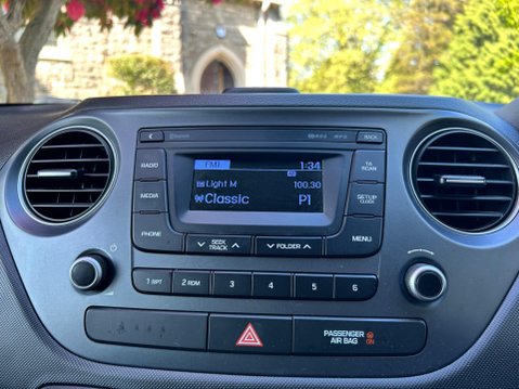 Hyundai i10 PREMIUM 27