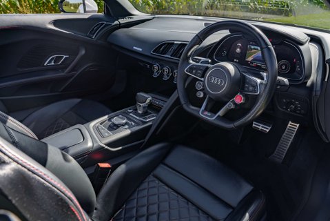 Audi R8 5.2 R8 Spyder Quattro V10 Semi-Auto 4WD 2dr 10