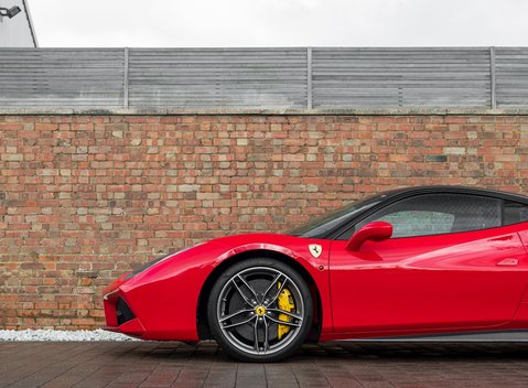 Ferrari 488 GTB 32