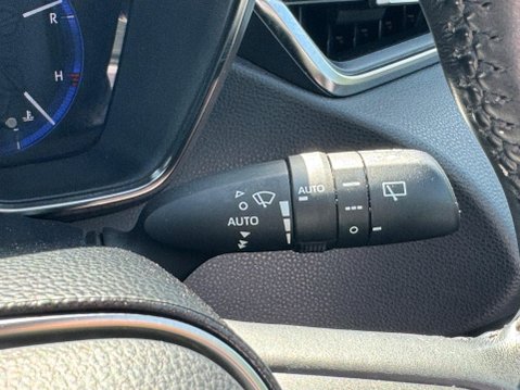 Toyota Corolla 1.8 VVT-h Design CVT Euro 6 (s/s) 5dr 42