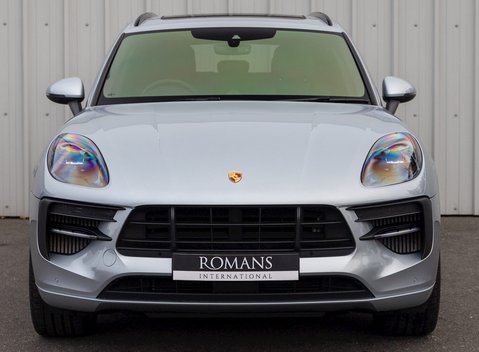 Porsche Macan GTS 4