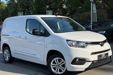 Toyota Proace City L1 DESIGN - NO VAT - AUTO - 1.5 DIESEL - REVERSE CAM - CARPLAY