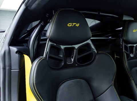Porsche Cayman GT4 (718) 12