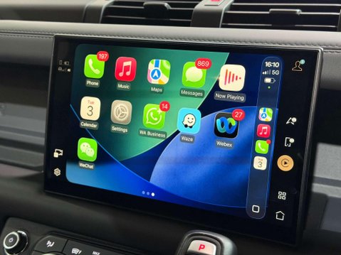 Land Rover Defender 3.0 D300 MHEV X-Dynamic HSE SUV 5dr Diesel Auto 4WD Euro 6 (s/s) (300 ps) 42