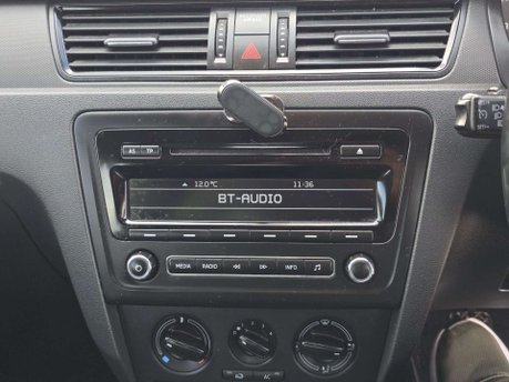 Skoda Rapid 1.2 TSI SE Hatchback 5dr Petrol Manual Euro 5 (86 ps) 27