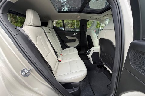 Volvo XC40 T5 INSCRIPTION AWD -XENIUM -360 CAMERA -PAN ROOF -HARMAN KARDON -WINTER PAC 31