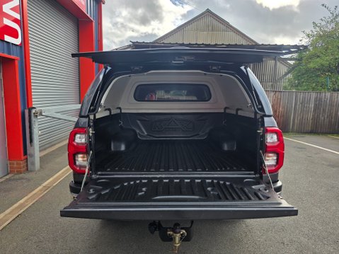 Toyota Hilux INVINCIBLE 4WD D-4D DCB 10
