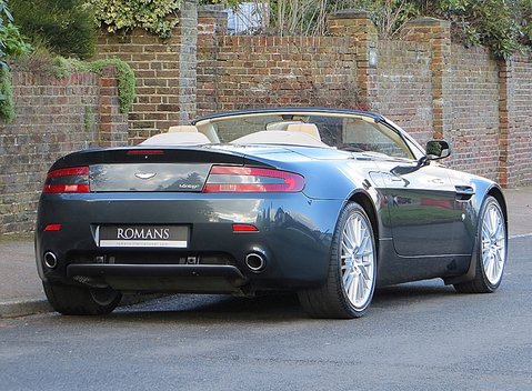 Aston Martin V8 Vantage Roadster 6