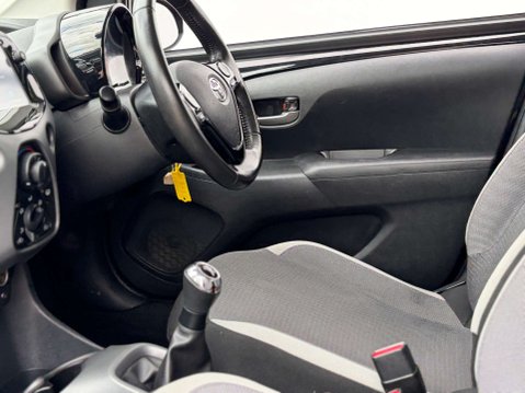 Toyota Aygo 1.0 Aygo X-Play TSS VVT-i 5dr 53