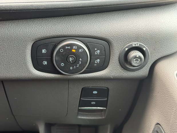 Ford Transit LWB L3H2 Med Roof Limited 350 Air Con Alloys Camera Nav Sensors EURO 6 22