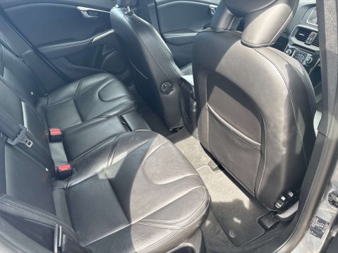 Volvo V40 1.5 T2 Inscription Hatchback 5dr Petrol Auto Euro 6 (s/s) (122 ps) 32