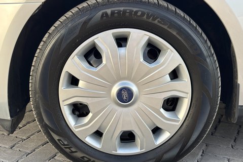 Ford Transit Connect 200 L1 Trend 100 ps Tdci Panel Van - Air Con / Sat Nav / Camera 30