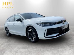 Volkswagen Passat 1.5 TSI eHybrid 19.7kWh R-Line Estate 5dr Petrol Plug-in Hybrid DSG Euro 6