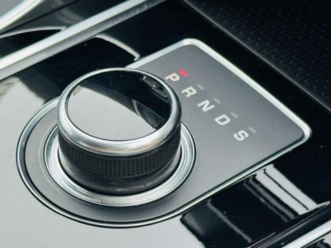 Jaguar XE 2.0d Portfolio Saloon 4dr Diesel Auto Euro 6 (s/s) (180 ps) 20