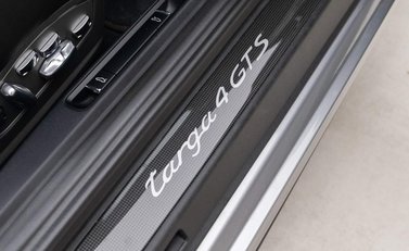 Porsche 911 Targa 4 GTS (991.2) 13