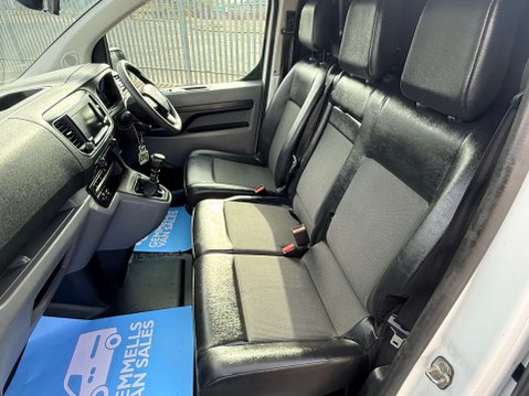 Vauxhall Vivaro 1.5 Vivaro 2900 Sportive S/S 14