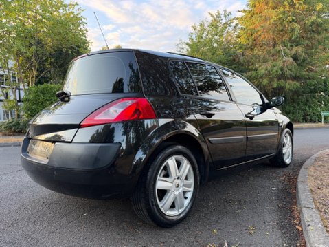 Renault Megane 1.6 VVT Oasis 5dr 42
