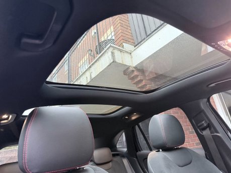 Mercedes-Benz GLA Class GLA 220D 4M AMG Line Premium Plus Auto Diesel PAN ROOF/MEMORY SEATS/360 CAM 10