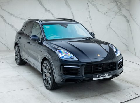 Porsche Cayenne V6 E-Hybrid PLATINUM EDITION 8
