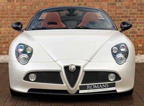 Alfa Romeo 8C Spider 4