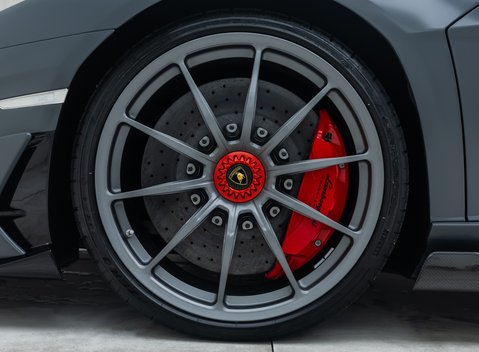 Lamborghini Aventador SVJ LP 770-4 ROADSTER 29