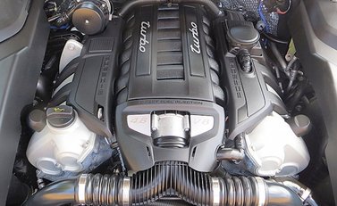 Porsche Cayenne Turbo 2