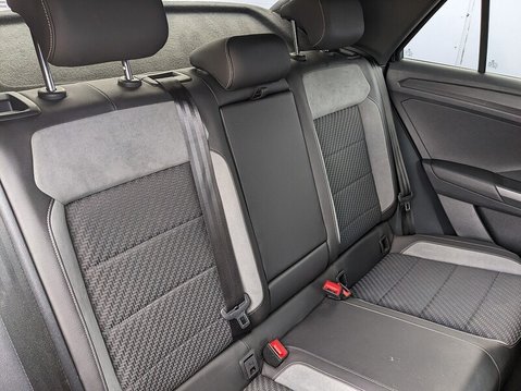 Volkswagen T-Roc R-LINE TDI EVO DSG 16