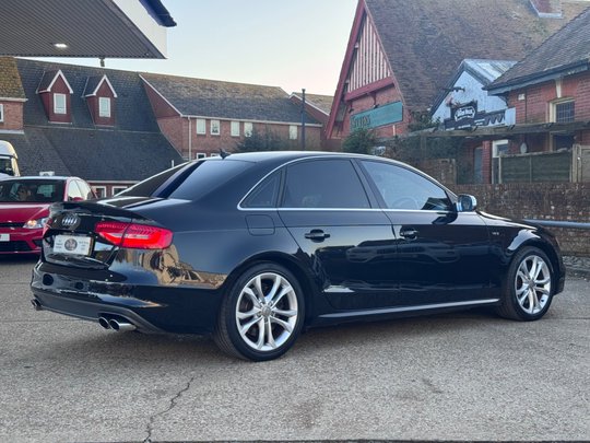 Audi A4 S4 QUATTRO 