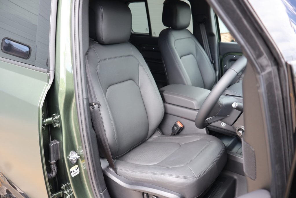 Land Rover Defender 110 2026 HARD TOP X-DYNAMIC HSE 350 WORLD TOUR 2 EDITON REAR  SEATS FITTED PPF  24