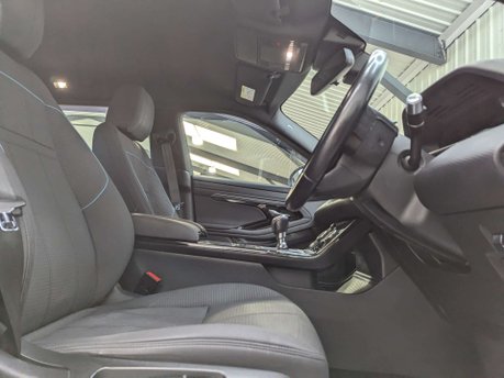 Land Rover Range Rover Evoque 2.0 Range Rover Evoque R-Dynamic D 4x2 5dr 52