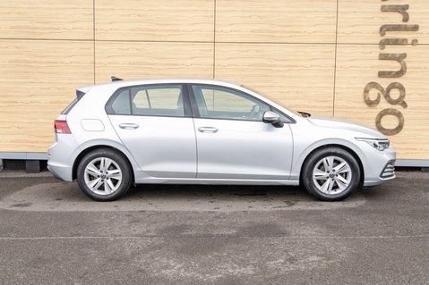 Volkswagen Golf LIFE ETSI DSG 8