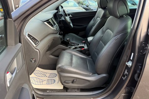 Hyundai TUCSON CRDI PREMIUM SE - 2 OWNERS - 10 HYUNDAI SERVICES  25
