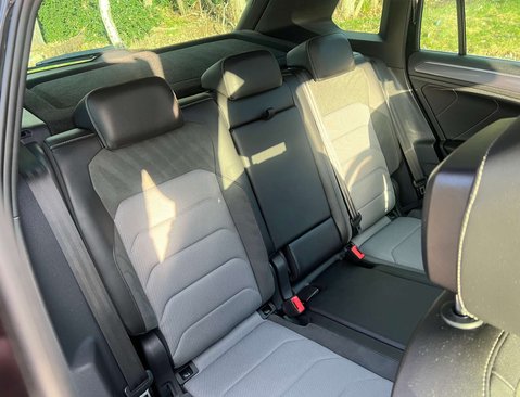 Volkswagen Tiguan 2.0 Tiguan R-Line Tech TDI Semi-Auto 5dr 42