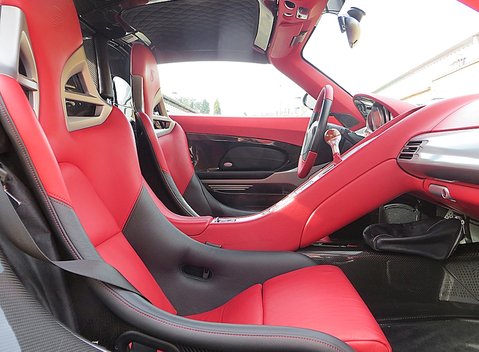 Porsche Carrera GT 12