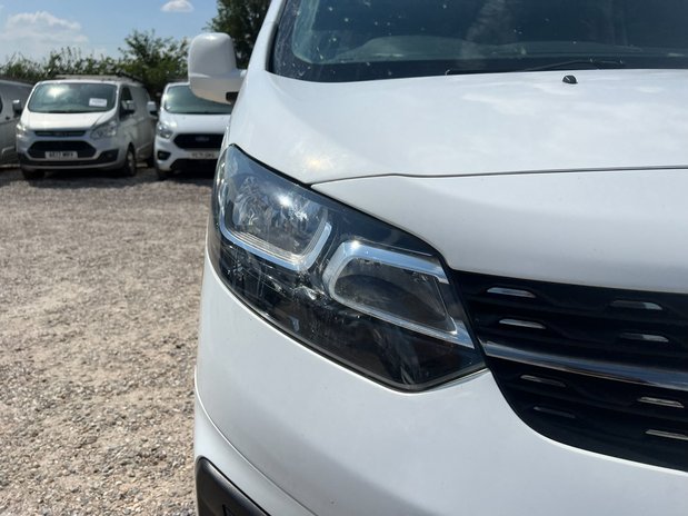 Vauxhall Vivaro LWB L2H1 2900 Sportive 100ps Turbo D Air Con Sensors Cruise Twin Side Doors 24