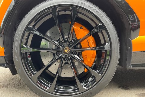Lamborghini Urus V8 - ORANGE -AKRAPOVIC EXHAUST -PAN ROOF -B&O-MASSAGE SEATS-BLIND SPOT -ACC 82