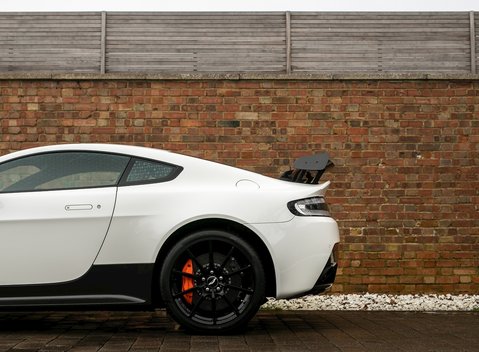 Aston Martin V12 Vantage AMR 34
